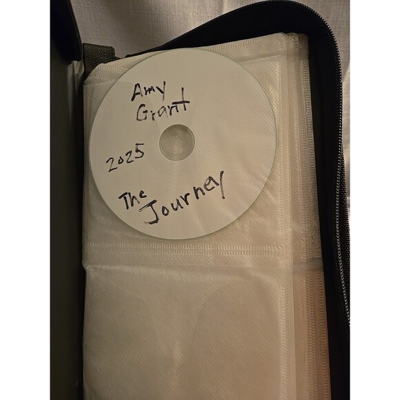 Y2K Retro CD/DVD Video Games Zipper Storage Binder Blue Cloth HOLDS 32 DISCS - Picture 8 of 8